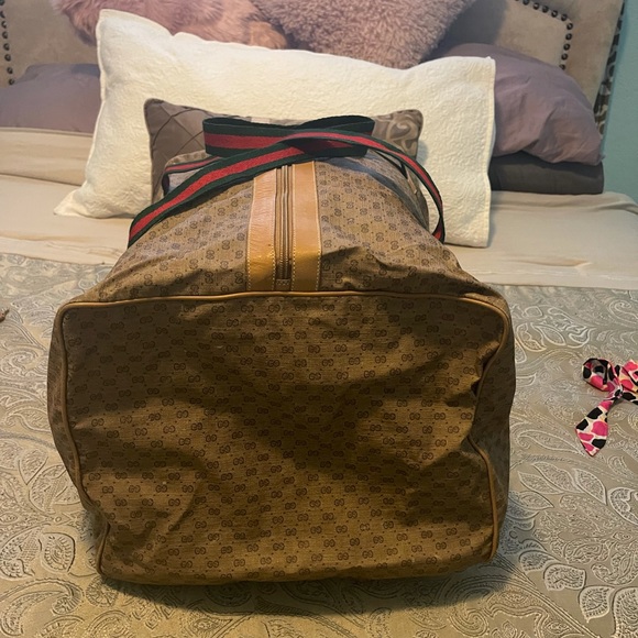 COPY - Authentic Vintage Gucci Duffle with case๐๐๐๐ - Picture 2 of 7